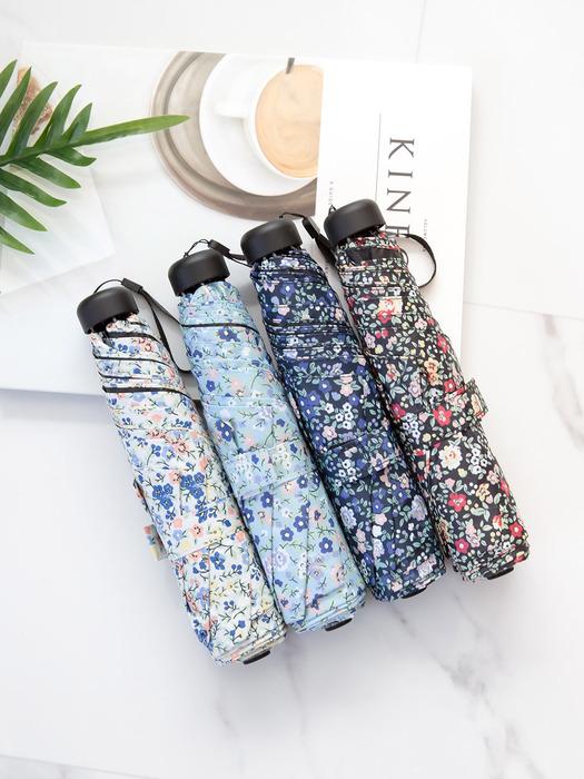 Crocodile Acc Crocodile 3-Tier Poinsettia Blackout Umbrella ivory