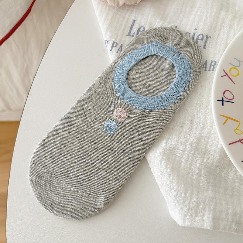 

Женские весенне-летние тонкие силиконовые противоскользящие носки-лодочки с вышивкой в цвет, невидимые носки, бесшовные носки 1 pair серый