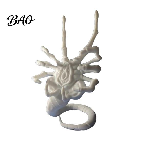 Adjustable Viewing Angle Stand Alien Facehugger Phone Stand, Unique 3D Printed Cell Holder, Compact Smartphone for Home Sturdy PLA Decorative