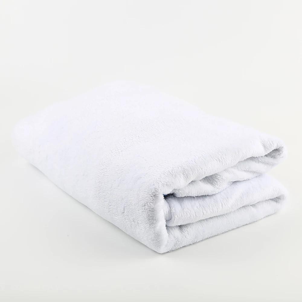 1pc Vibrant Heart & Key Design Flannel Blanket - Soft, Warm, All-Season Throw with Glittery Pink Hearts, Green Leaves, and Golde