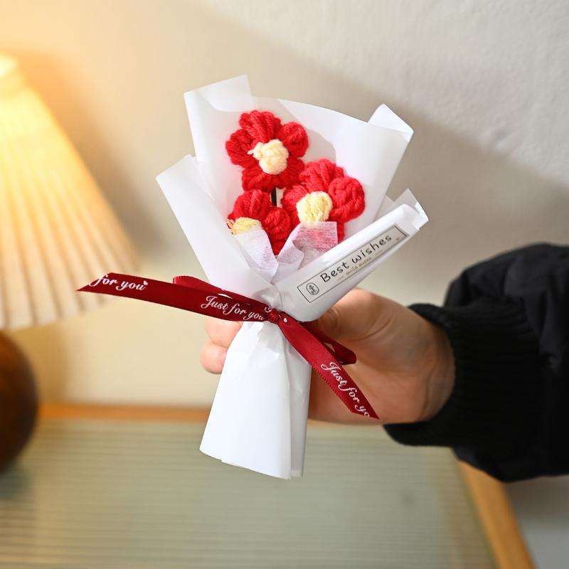 Mini Handmade Heart Bouquet Romantic Gift Yarn Flower Bouquet Crochet  Valentine's Day Mother's Day Desktop Decoration