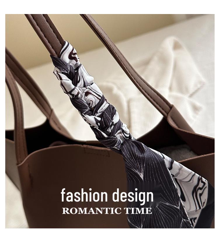 2025 Retro Fashion Large-Capacity Women's Shoulder Tote Bag