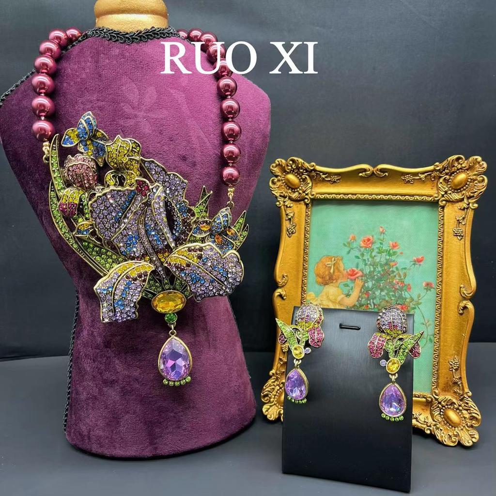 Ornamenti Vintage Perle Viola Viola Lavanda Lusso Leggero Industria Pesante Collana e Orecchini Suite