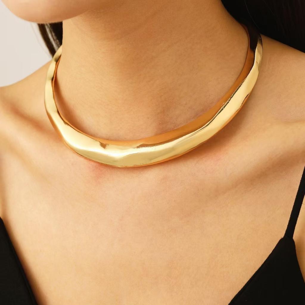 Ins Light Luxury Geometric Wave Necklace – Exaggerated High-Quality Collar Jewelry for Women