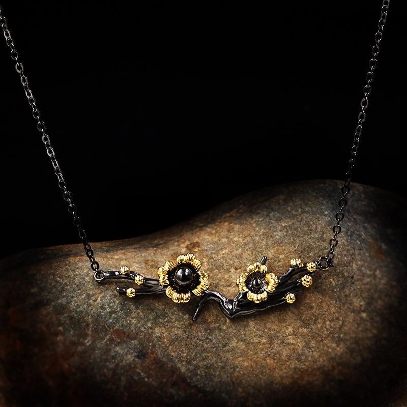 Luxury Handmade Black Gold Series Small Daisy Plum Blossom Clavicle Chain Ladies Necklace Jewelry Banquet Accessories Gifts