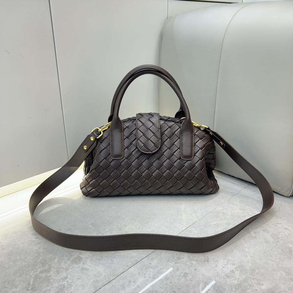 Leather new cloud bag woven hand shoulder crossbody magnetic bowling bag female