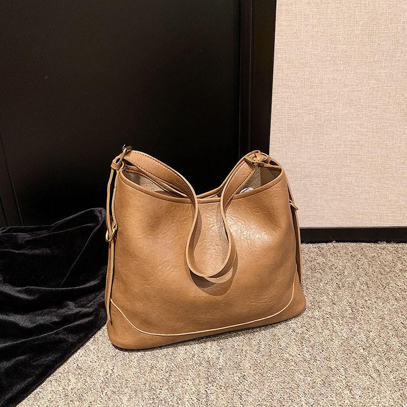 

Fashionable Large Capacity Underarm Mother Bag Women s 2023 New Autumn And Winter Commuting Tote Bucket Bag Single Shoulder Bag Mud