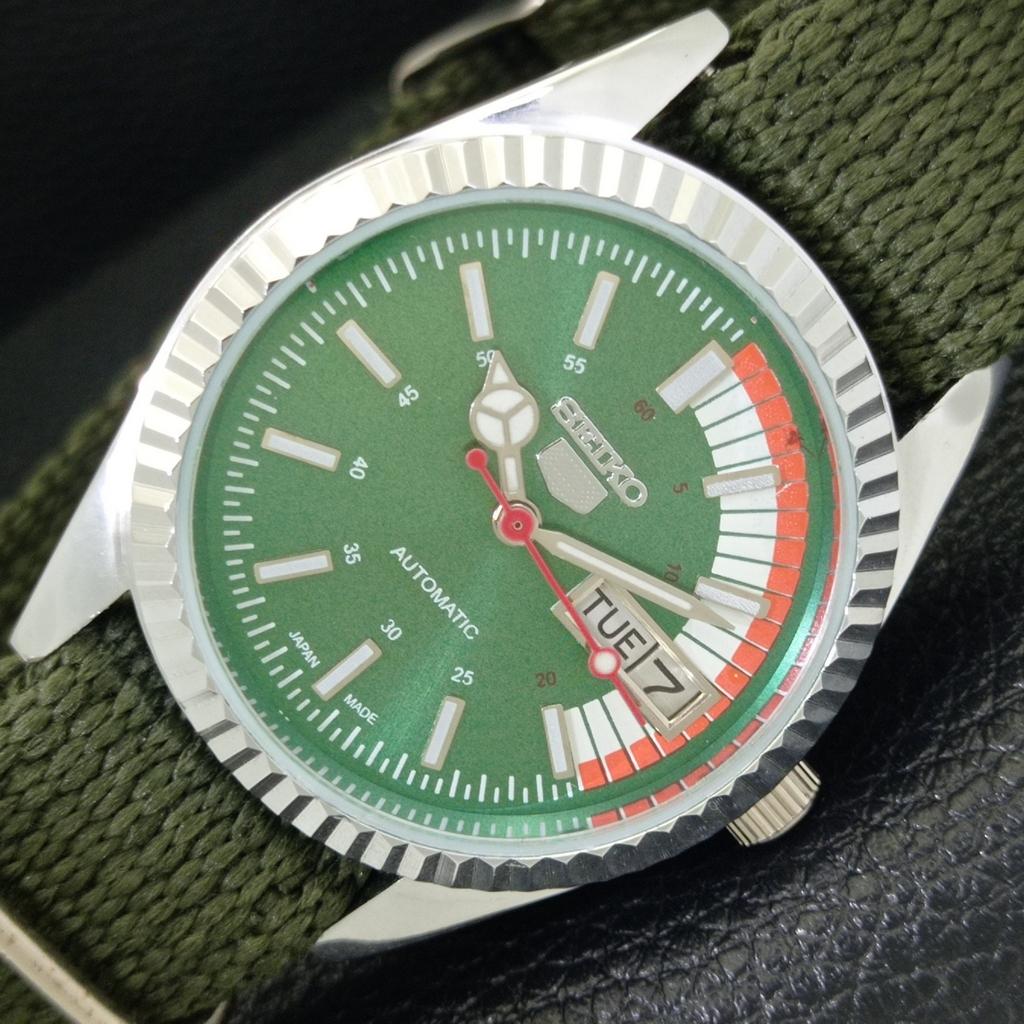 

JAPAN VINTAGE REFURBISHED SEIKO 5 AUTOMATIC 6309A MENS GREEN WATCH a440701-4 Sk-a440701