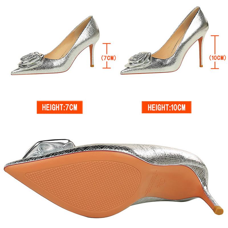 Women's 7 Cm 10 Cm Patent Leather Flowers Women Pumps Sexy Pointed Toe Thin Low Heels Wedding Elegant Party Shoes Zapatos Mujer