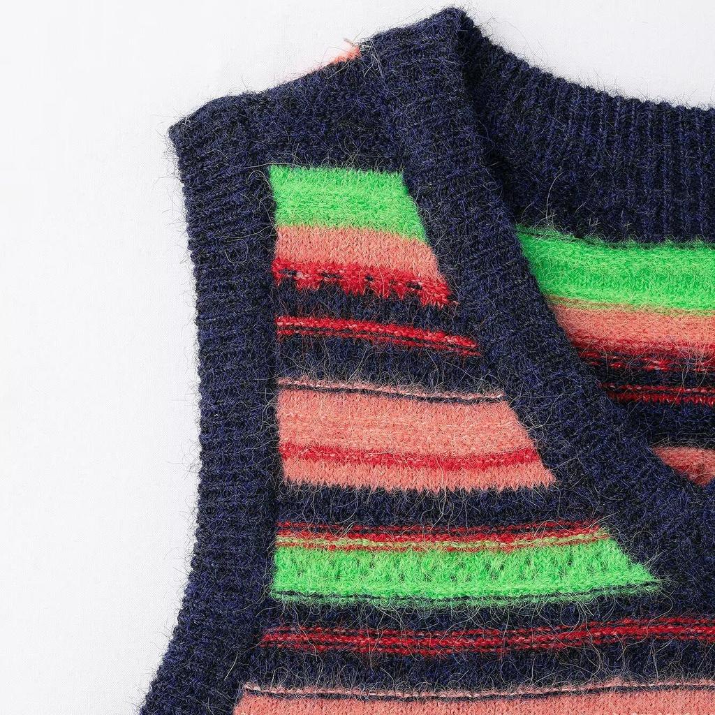 Spring 2025 Women's Slim Fit Rainbow Stripe Knitted Vest