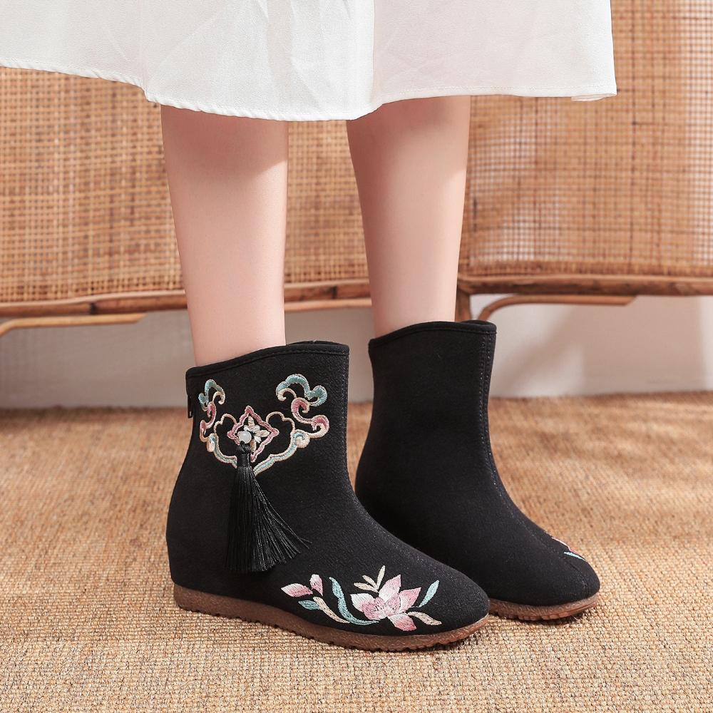Winter Woman Embroidered Shoes Chinese Style Platform Shoe Hanfu Zapatos Women's Casual Vintage White Ankle Boots