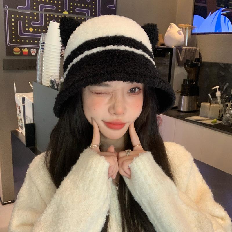 

Корейская новая осенне-зимняя шапка для женщин, милая шапка-панама с маленьким медведем, двухцветная, теплая зимой, подчеркивающая лицо, толстая шапка-ведро One Size