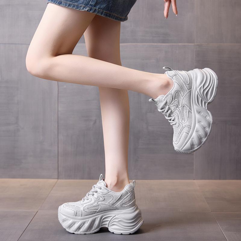 Inner Heightening Platform Dad Shoes Women's Autumn 2025 Fashion New Casual Sports Shoes High Value Explosion Super Fire