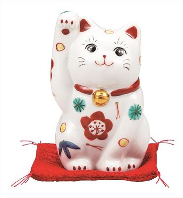 Kutani Ware Iwataya mit und Pflaumenblüten 3,5-Zoll Maneki-neko (Glückliche Katze) Kiefer, Bambus, (mit Futon) K9-1530