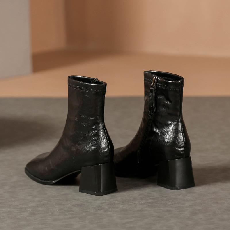 Mode Retro Herbst und Winter Kurze Stiefel Dicker Absatz Quadratischer Kopf Dünne Damen Lederstiefel Samt Vielseitig Neue Damen Stiefeletten
