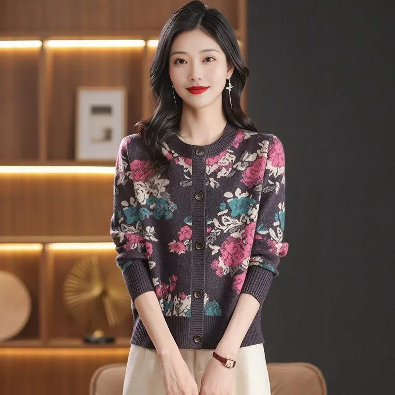 Autumn and winter new mother's long-sleeved jacquard jacket women's short loose round neck knitted cardigan sweater women's
