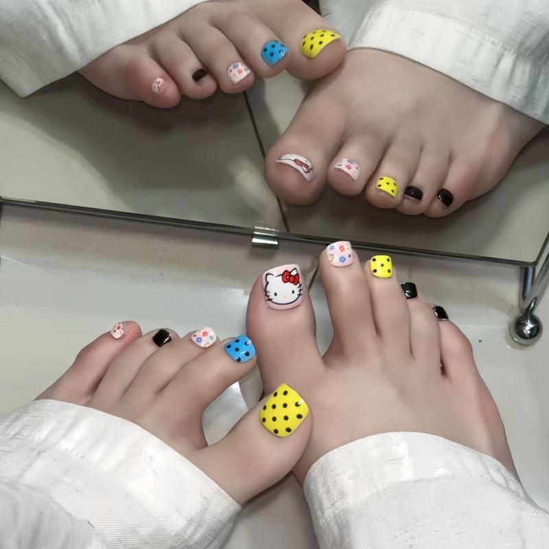 Summer Kitty Polka Dot Toenail Stickers – Cute Korean Style Press-on Nails