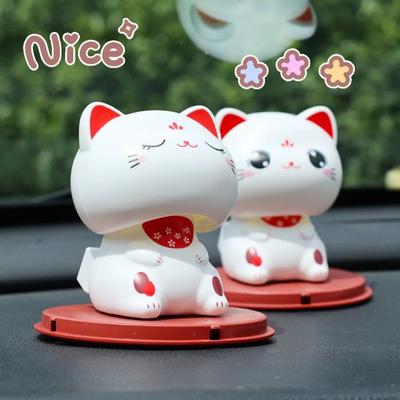 Niedliche, solarbetriebene, nickende Katzenfigur mit wackelndem Kopf – ein Symbol für Reichtum und Wohlstand. Niedliche, schwingende und nickende Ornamente für Auto, Schreibtisch oder als Geschenk.