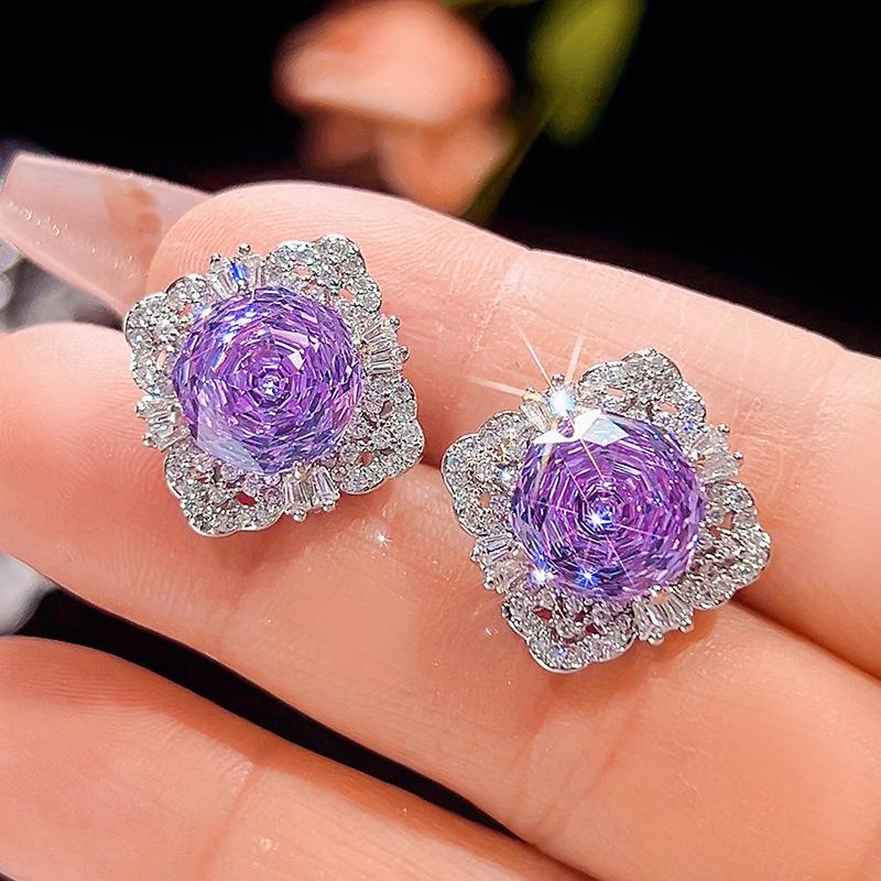 

Ювелирные изделия Медное основание Позолоченное Имитация Огранка «Миллениум» Роланд Темперамент Набор Главный камень 16-10М