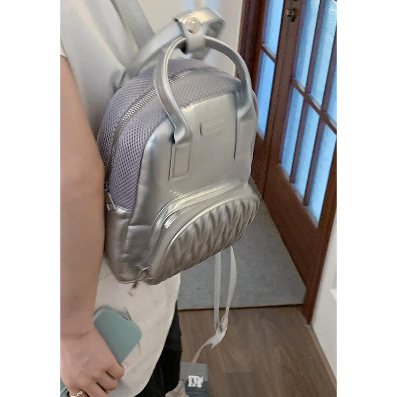 

Повседневная модная портативная маленькая квадратная сумка, маленькая сумка женская 2025 новая, рюкзак простой рюкзак в колледжском стиле серебряный