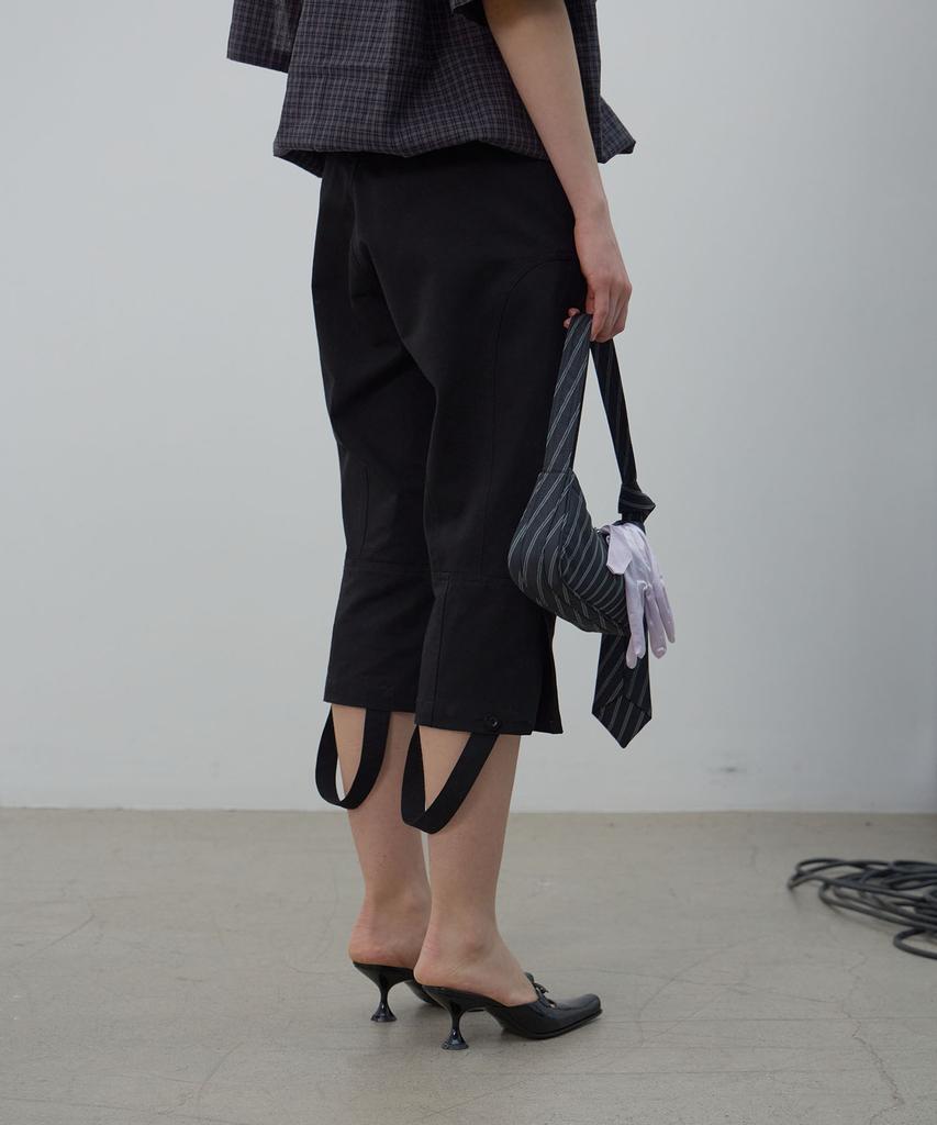 LCDC™ Slim Strap Capri Pants (Black)