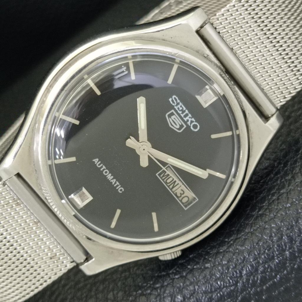 

SEIKO 5 AUTOMATIC 7009A JAPAN MENS VINTAGE BLACK COLOR DIAL WATCH a701539-5 R206b-a701539