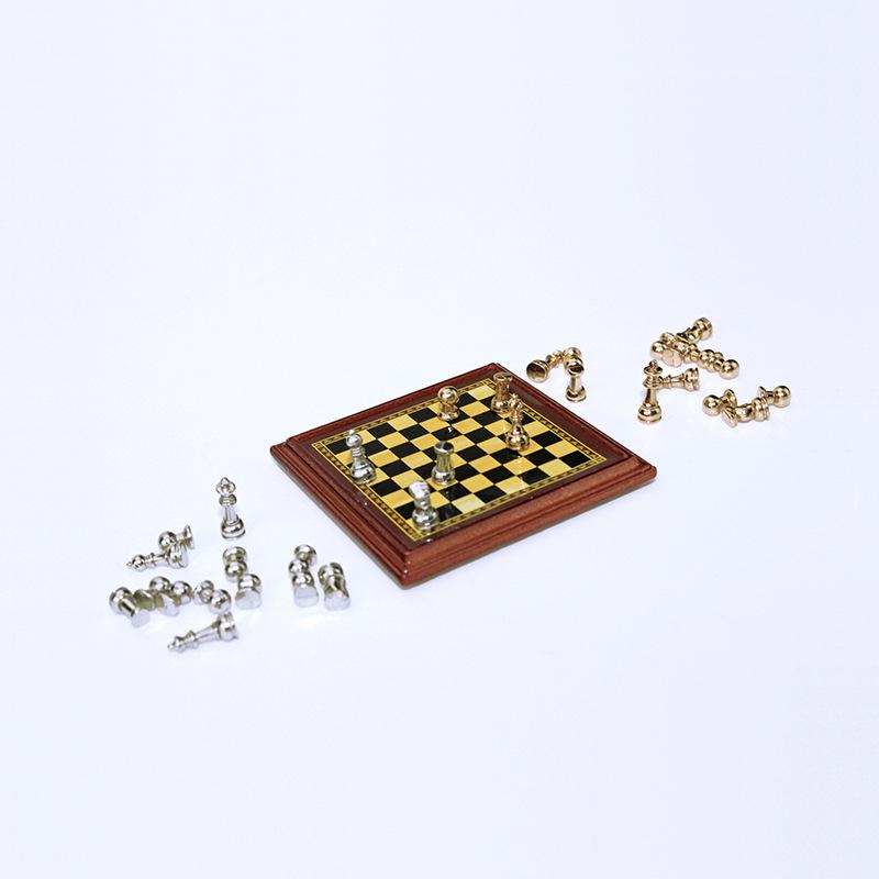 Miniature Dollhouse Accessories: Non-Magnetic Chess Set for ob11 Dolls