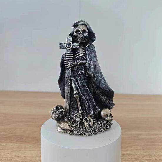 Grim Reaper Statue Halloween Black Horror Robe Sculpture Gothic Resin Santa Muerte Figurine for Halloween Indoor Bookshelf Desk Decor