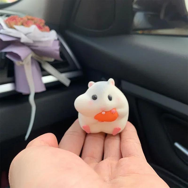 Hamster Cute Resin Doll Machine Car Decoration Car Straw Hat Hamster Car Accessories Random Style Cars Accessories Interior