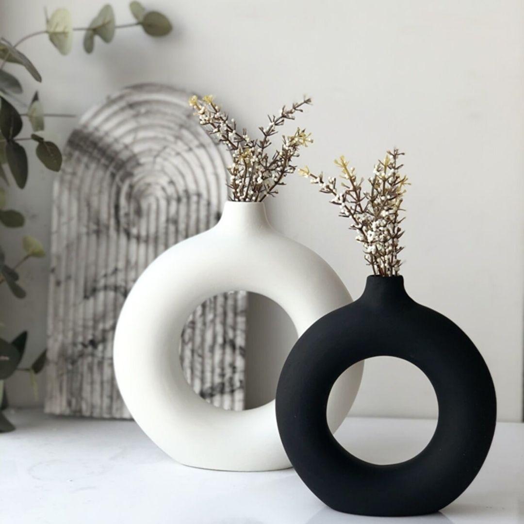 

Черно-белая кольцевая ваза 2 шт.