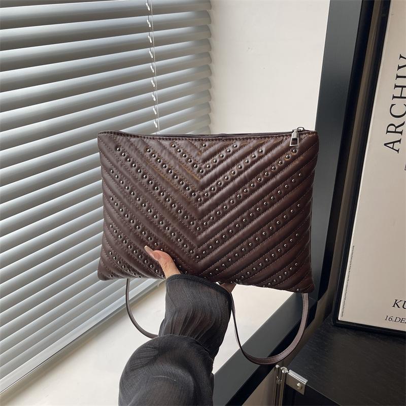 

Large capacity simple shoulder new beads inlaid solid color texture oblique span envelope women s big bag