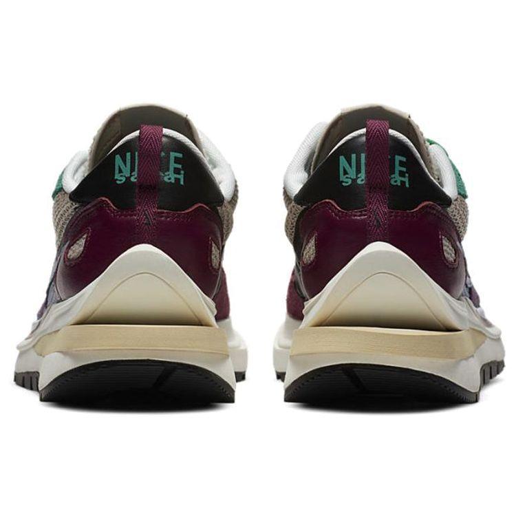 Sacai X Nike VaporWaffle SP Villain Red Unisex Sneakers String Black Neptune-Green DD3035-200