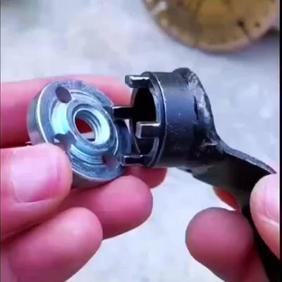 Chiave di rimozione Chiave di regolazione Smerigliatrice angolare Nero