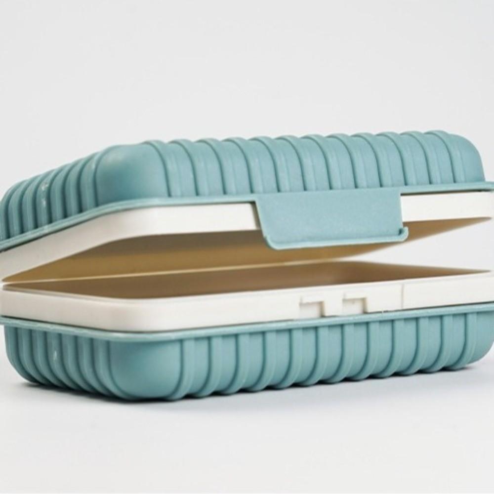 Drainable Design Soap Box With Lid Square Shape Soap Dish Portable Travel Soap Dish for Travel Use
