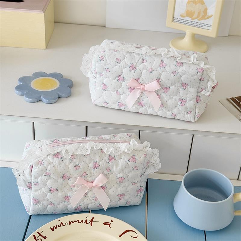 Sevimli Ayı Tatlı Kalp Kurdele Gül Dantel Kozmetik Çantası Büyük Kapasiteli Taşınabilir Seyahat Saklama Çantası Kadın El Çantası Kız Çocuk Tuvalet Çantaları
