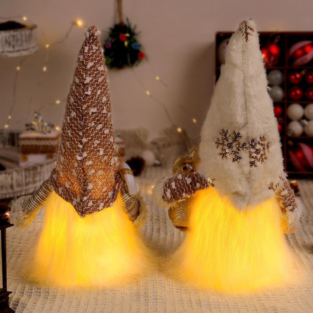 2025 Jul Paljett-Plysch Ansiktslös Rådjursfigur med Ljus