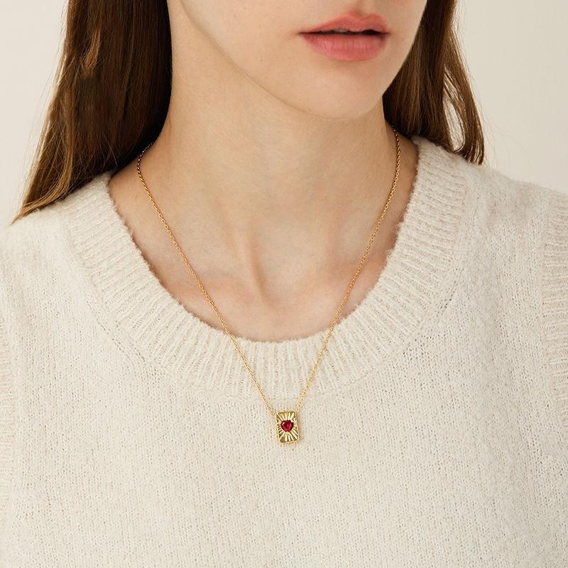 Light Luxury Love Square Pendant Necklace Niche Design Personality Fashion Simple Collarbone Woven Sweater Chain Women