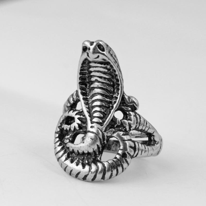 New Retro Punk Cobra Exaggerated Fashion Jewelry Ring for Men and Women
