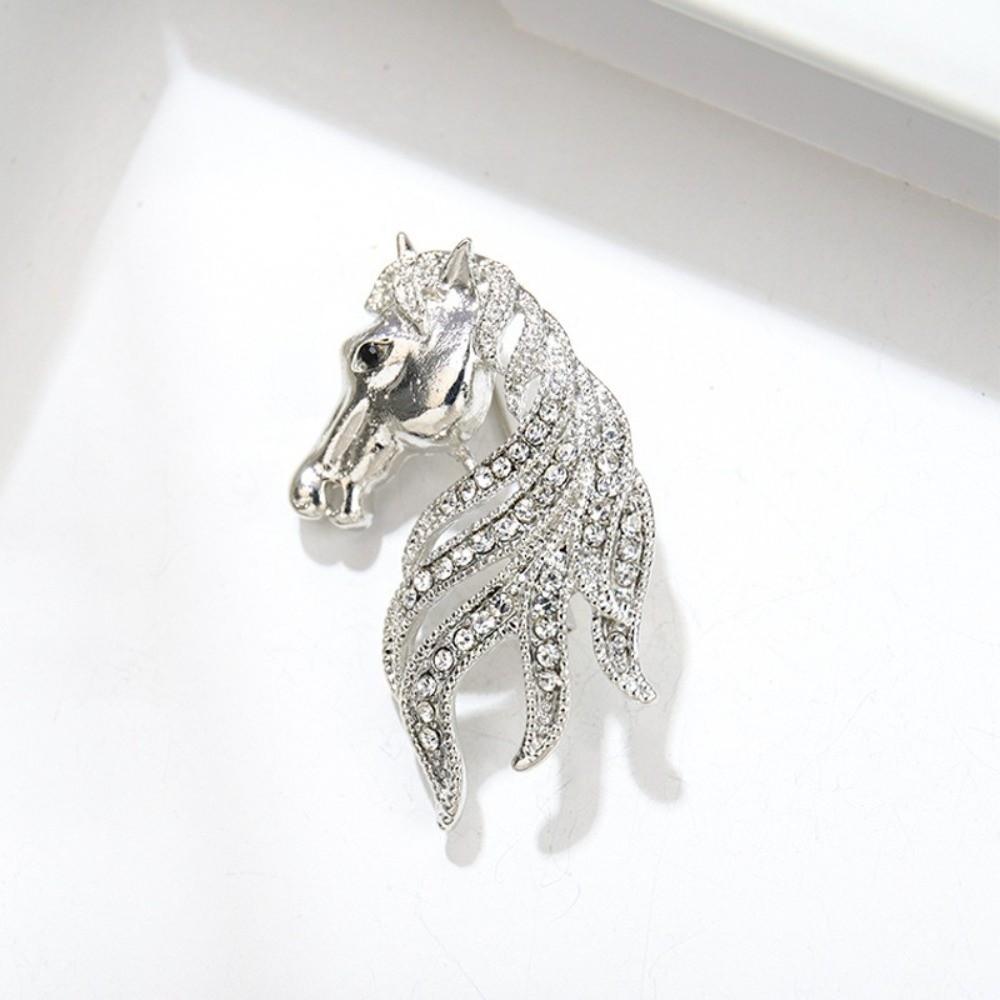 Luxury Retro Animal Brooch Elegant New Year Lapel Pin Decor Vintage Horse Brooch Men's Suit