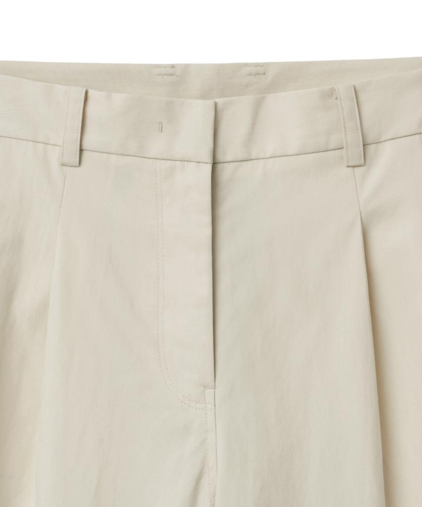 NOIRER FOR WOMAN Cotton Double-Pleated Loose-Fit Slacks (Buttercream)
