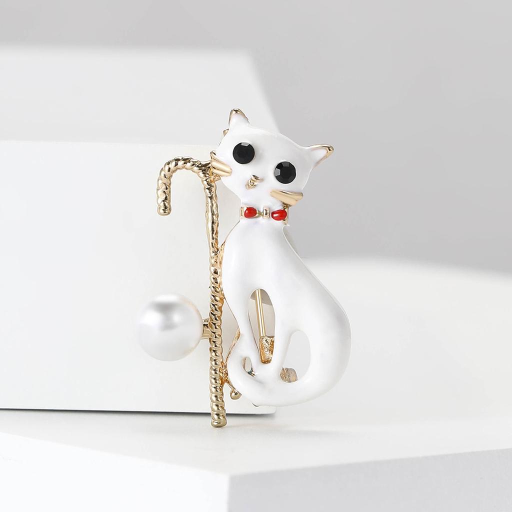 Fashion Enamel Kitten Brooches for Women Rhinestone Animal Pin Cat Lapel Pins Event Party Gifts Decoration Clothes Accessories