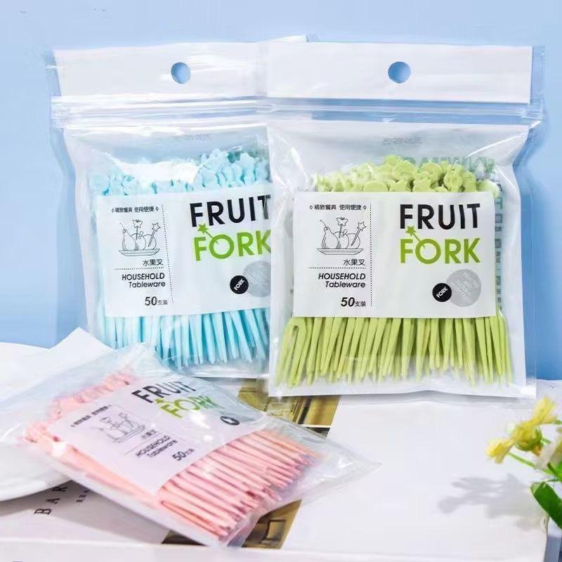 

Food grade 3 packs of 150 disposable plastic double toothed fruit forks suitable for home cakes desserts fruits birthdays etc 150pcs
