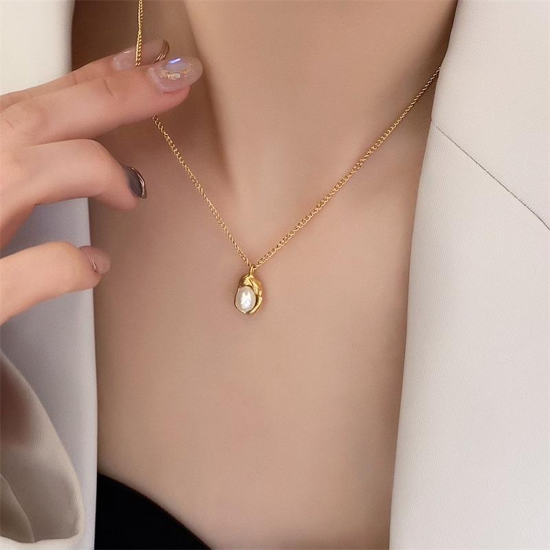 18K Gold-Plated Titanium Pearl Necklace - Unique Women's Jewelry