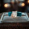 Damen Ring Schmetterling aus blauem Silikon mit geschliffenem Zirkonia, Hypoallergenes Komfortband, Tägliches Mode-Stapelbares Schmuckzubehör