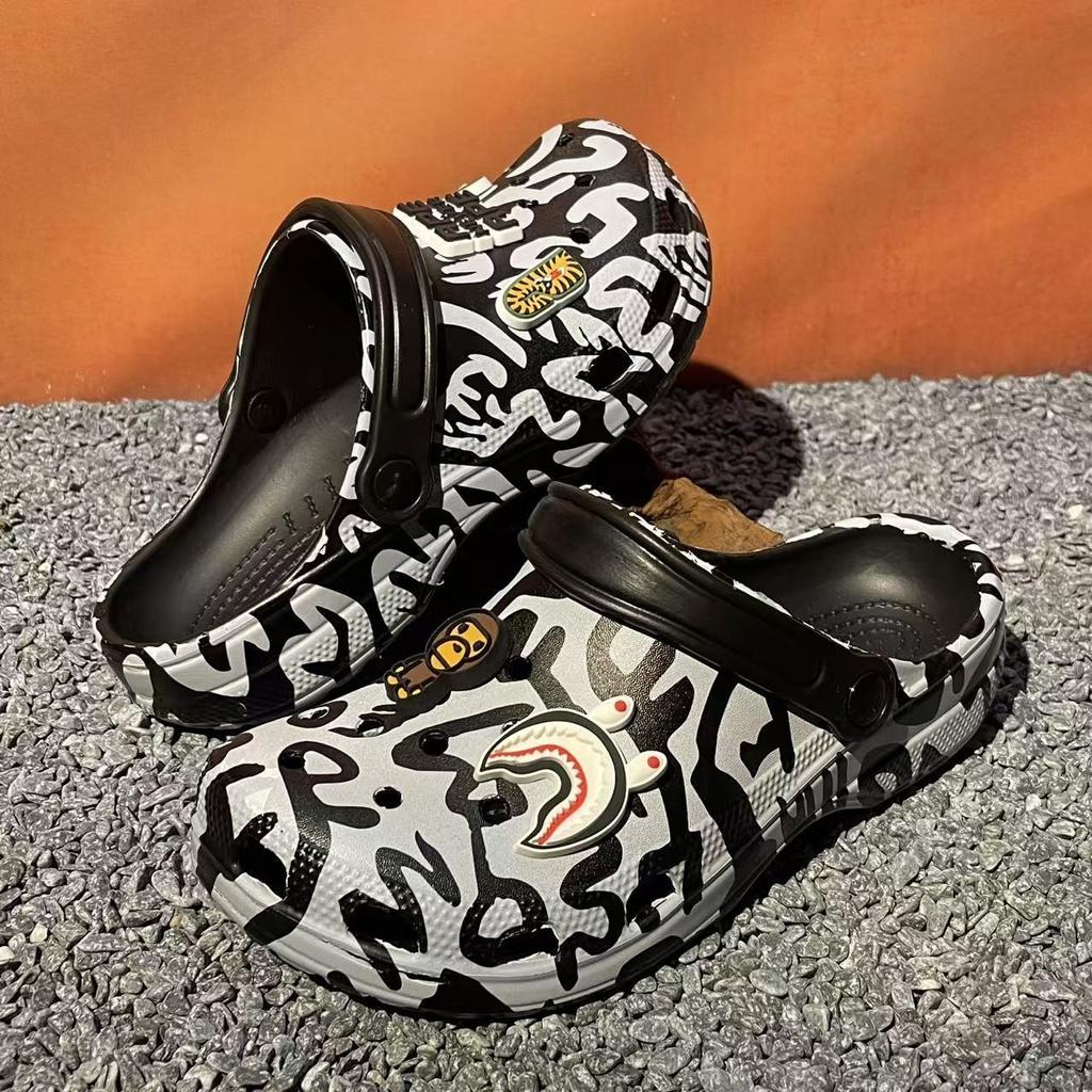 Cool Cartoon Graffiti Clogs – Unisex Couple Beach Sandals, Soft Sole Breathable Hollow Shoes