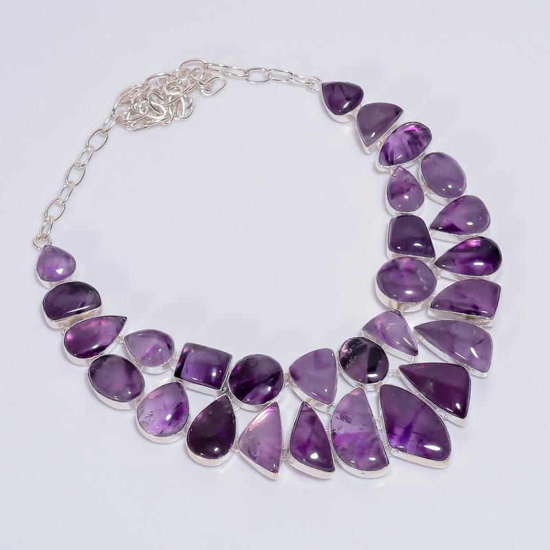

Handmade Beaded Necklace with Gold-Plated Details and Adjustable Length 6-8