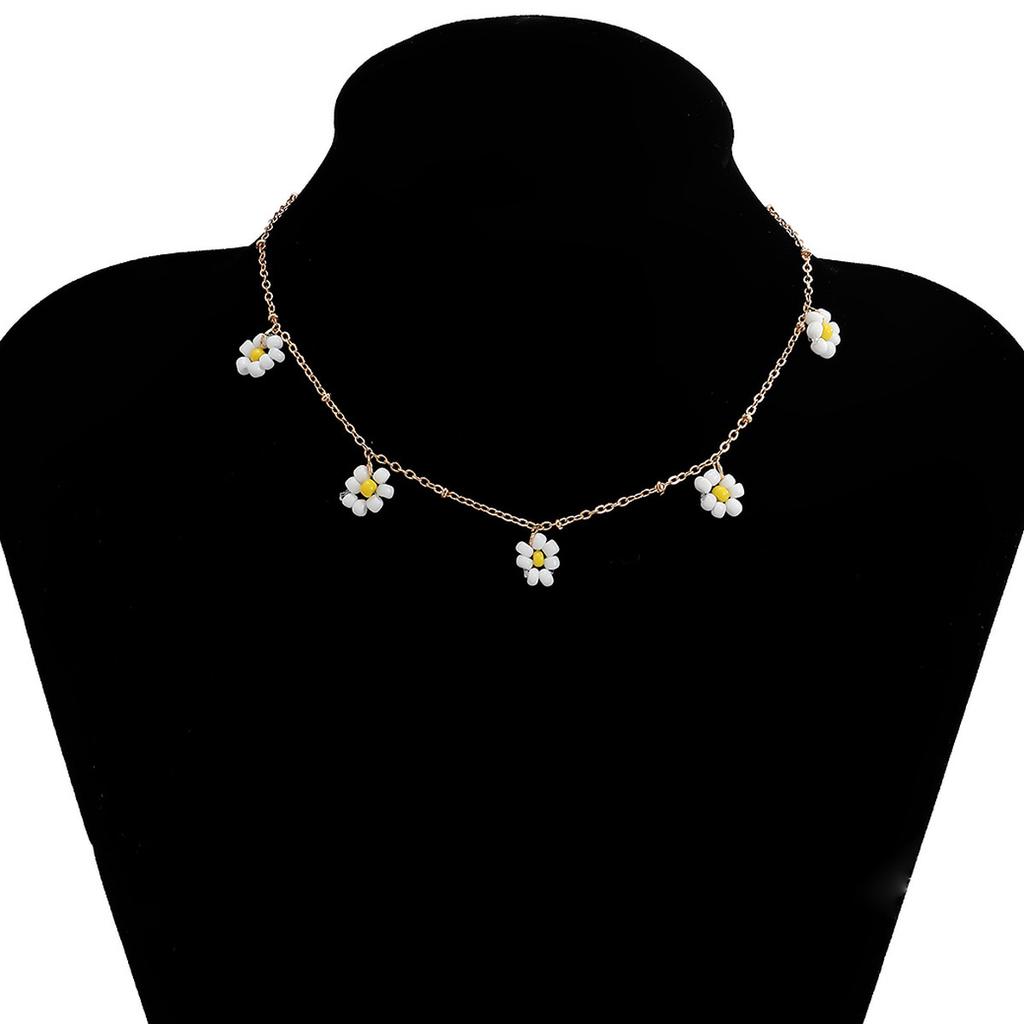 Accessories, Creative Hand-Woven Beaded Colored Rice Bead Necklaces, Simple And Fashionable Small Daisy Fringed Necklaces