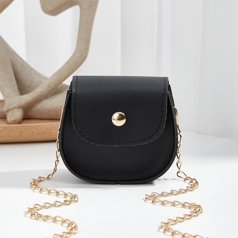 Mini messenger bag, women's new fashionable small and fresh semicircular shoulder bag, lipstick chain bag.