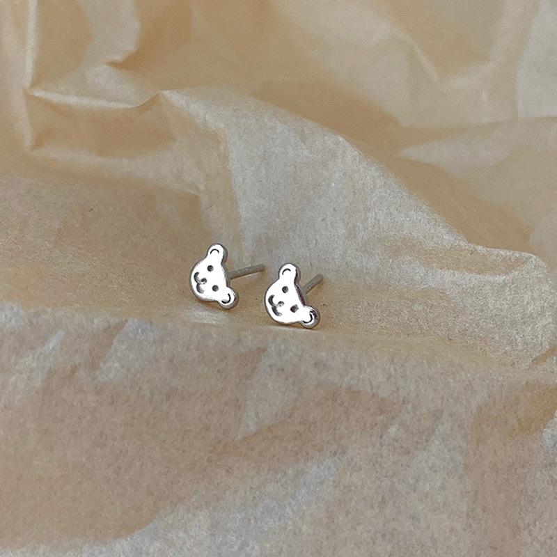 Bärenohrring Frau in Dongdaemun, Südkorea täglicher Pendelverkehr Persönlichkeit kleiner Cartoon Roter Panda Ohrringe Instagram-Trend