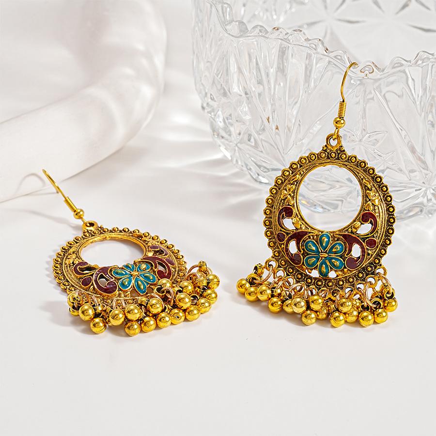 

Flower Geometric Round Hollow Ear Hook Temperament High-end Earrings for Women золотий